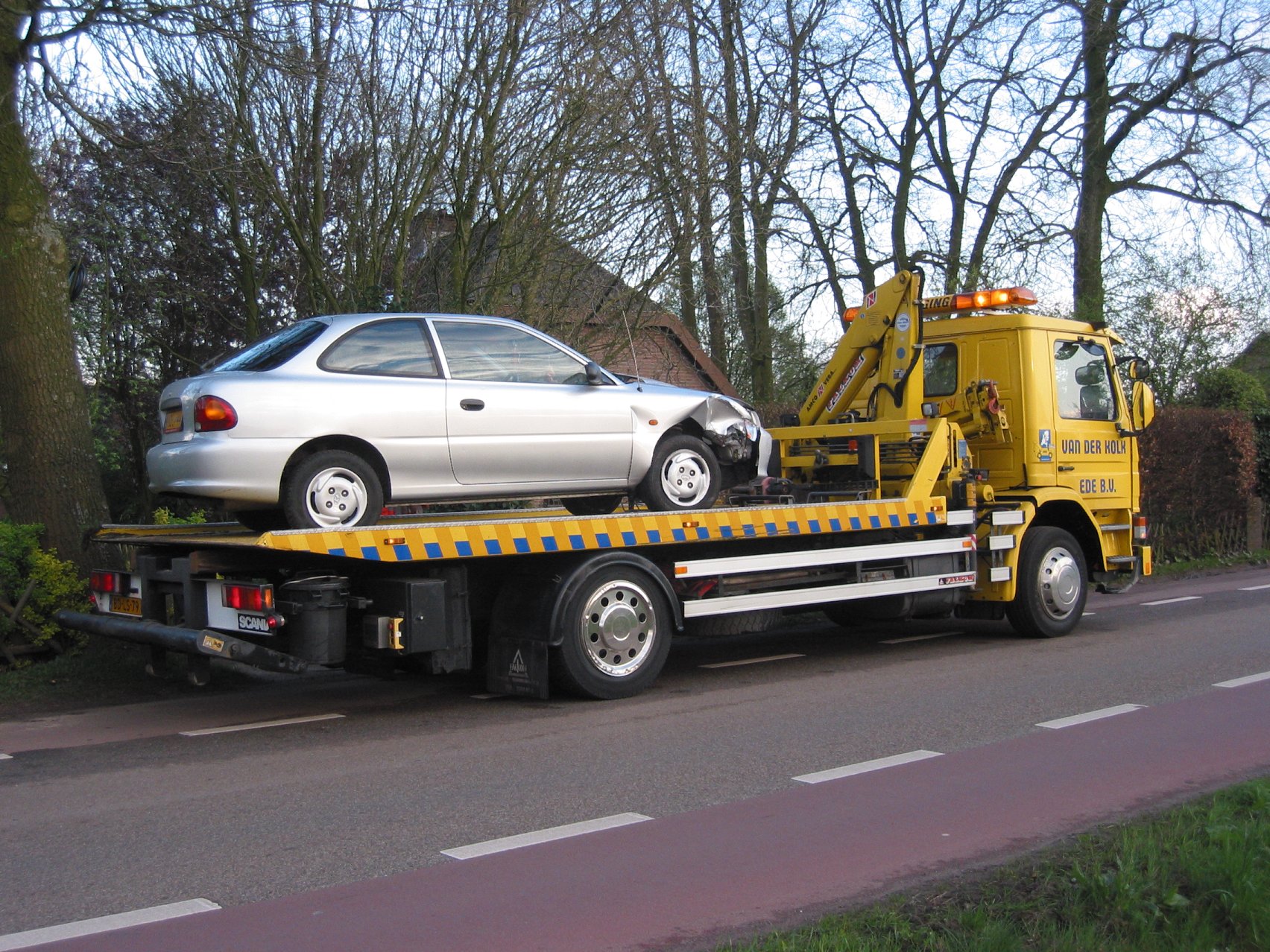 tow_truck_with_car